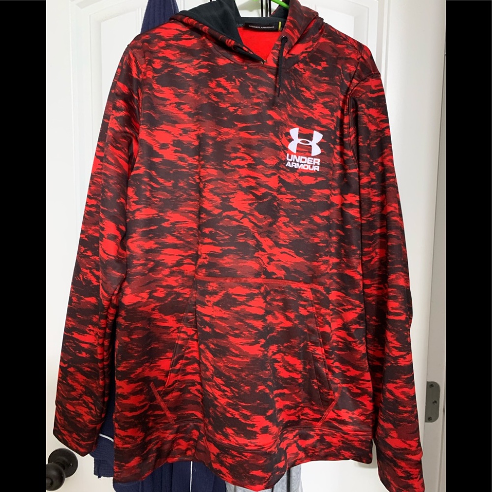 Under Armour Hoodie🍁🍁🍁🍁